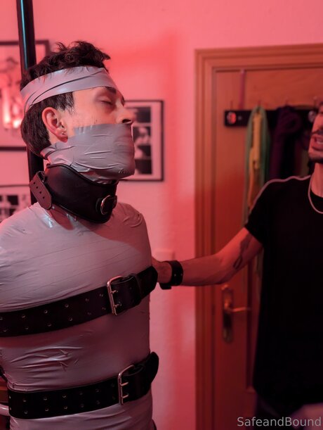 Safe and Bound belle actrice galerie