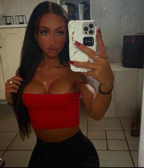 Sabrinacelinakruse modèle hd des photos