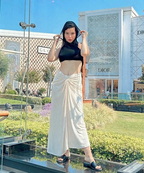 Merve Bolugur belle star du porno images