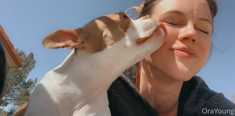 onlyora actrice libre image