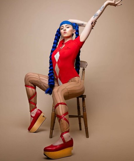 Ashnikko actrice de sexe images