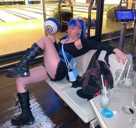 Ashnikko modèle porno archive