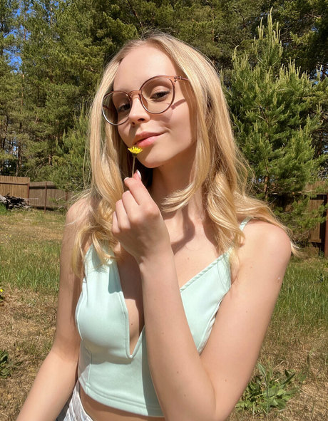 femme seulementfans haut por galeries