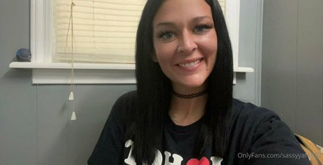 sassyyaf1992 star du porno belle image