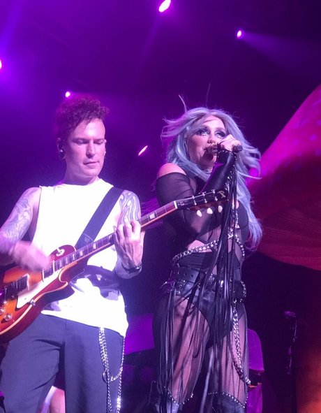 KeshaRose nus étoiles archive