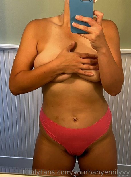 yourbabyemilyyy star du porno parfaite images