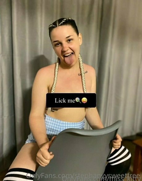 ado asiatique solo onlyfans chaud belle photos