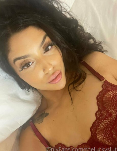 theluckyslut modèle nu archive