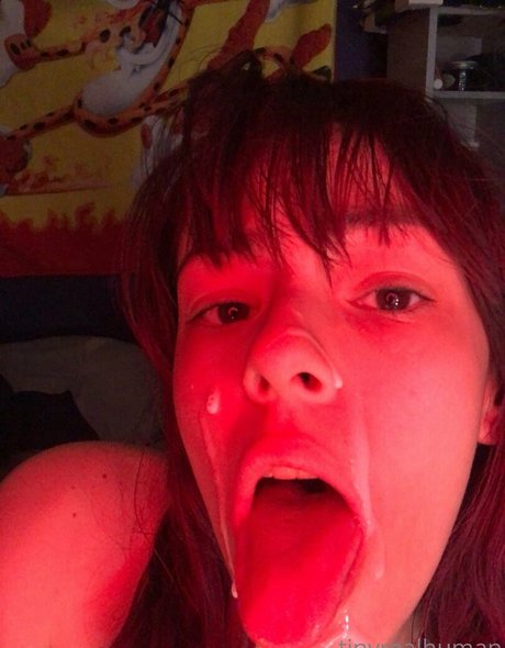 tinyrealmoth modèle des photos