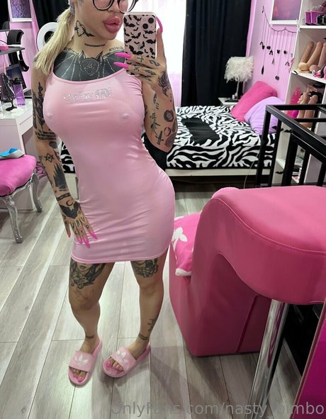 Nasty bimbo mannequin des photos