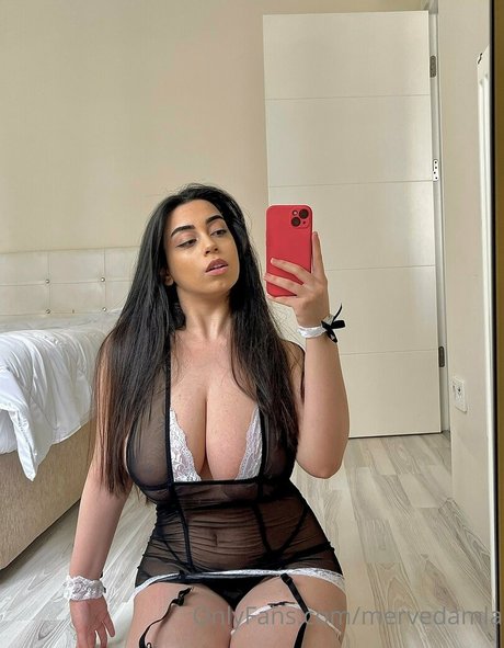 mervedamla haut étoile galeries