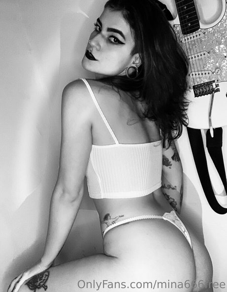 mina666free modèle de haute qualité des photos