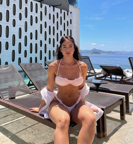 Iara Guimaraes étoile adulte des photos