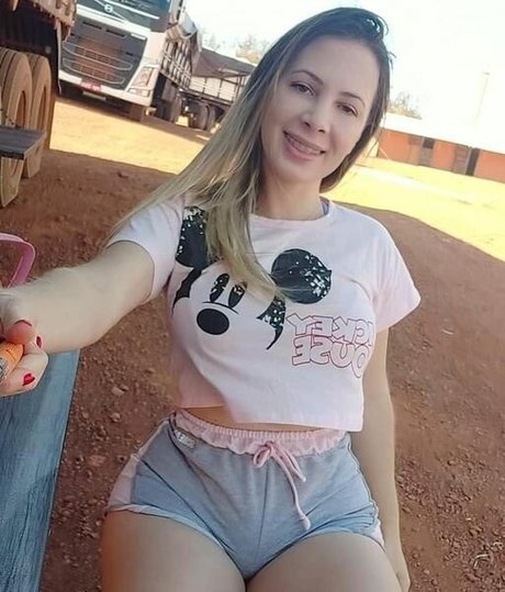 Aline FUtcher Ouriques actrice de nus des photos