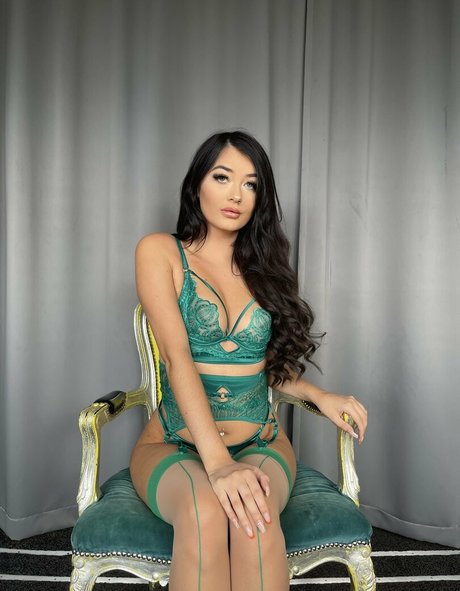 ébène courbée onlyfans parfait nu images