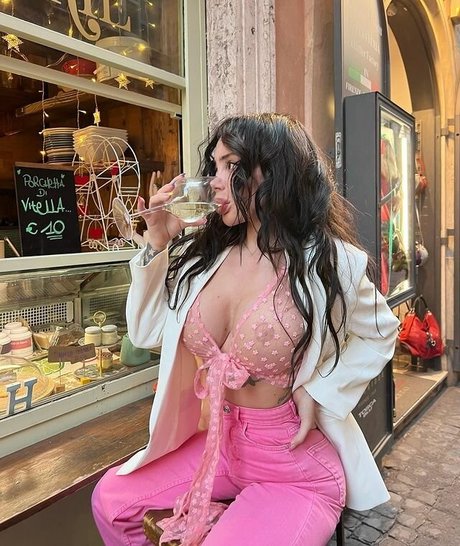 Alexis Mucci modèle magnifique des photos