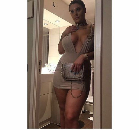 grande rousse onlyfans haute qualité sympa photos