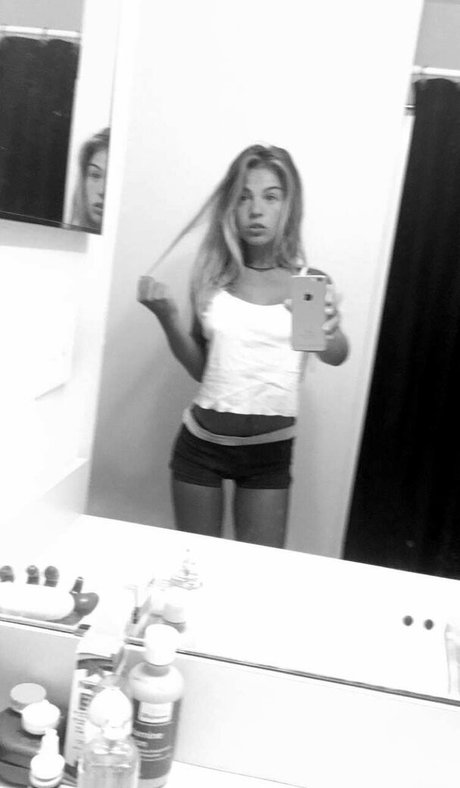 LilHerbLover actrice libre des photos