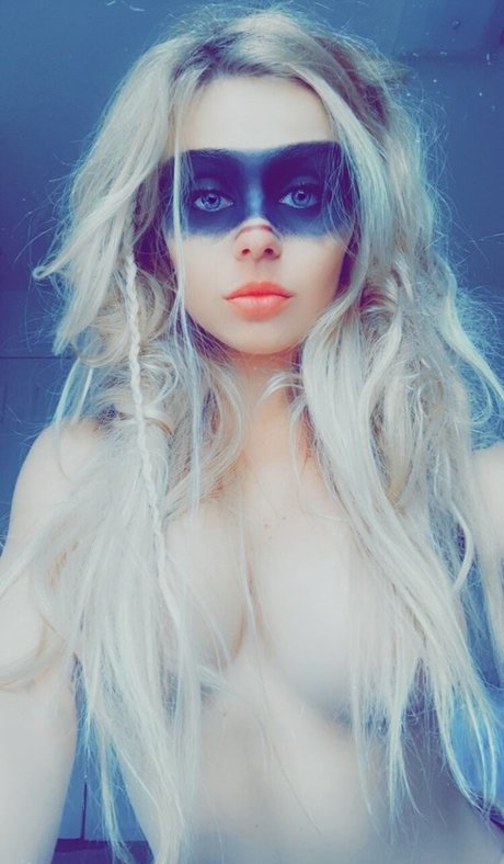 LilHerbLover actrice sexy photos