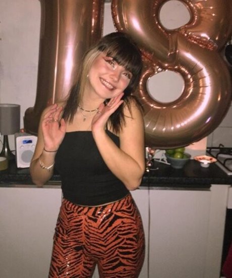 Ramona Marquez modèle joli galeries