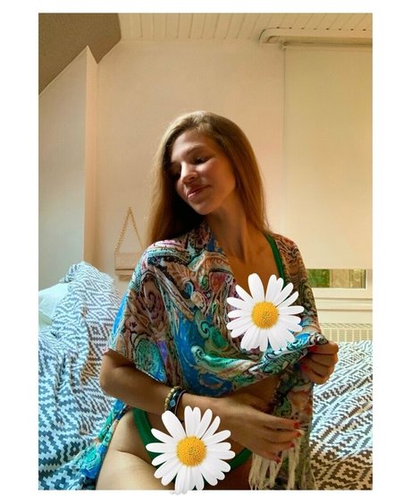 lovvejane modèle nu des photos