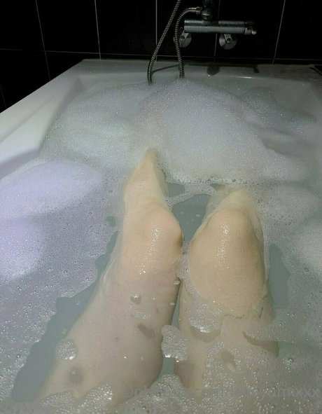 loveyumixxx actrice sexy images