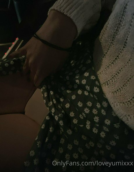 loveyumixxx modèle nu des photos