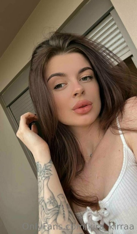 kira kirraa modèle sexy galeries