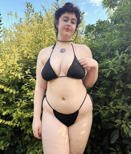 milabloomoo actrice nue archive