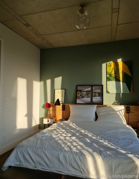 Pikdame modèle porno image