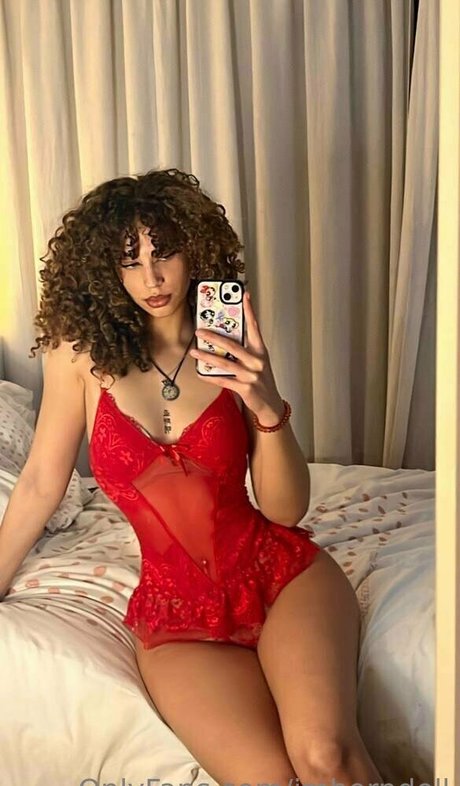 imhorndoll actrice sexy img