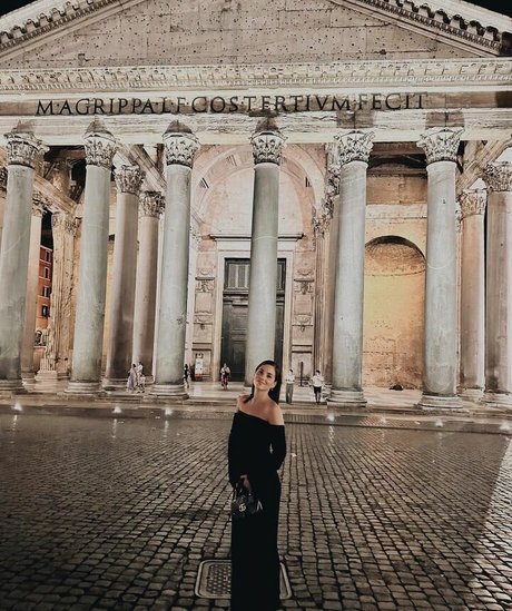 Andrea Duro nus étoiles galerie