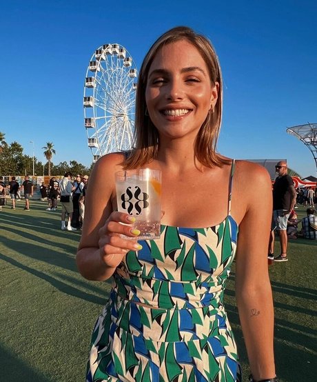 Andrea Duro actrice sexy photo