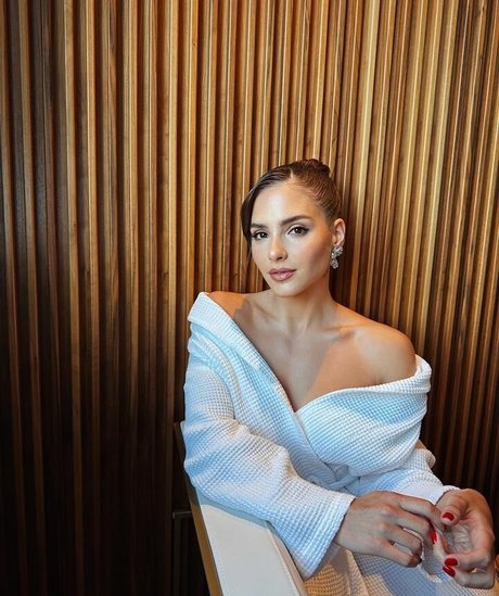 Andrea Duro modèle sexy galerie