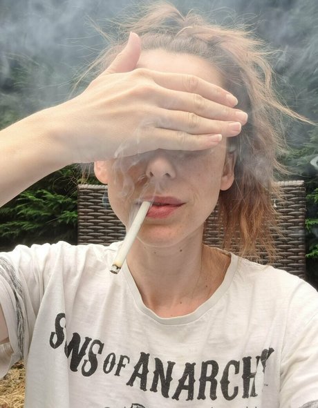 smokingmom modèle chaud image