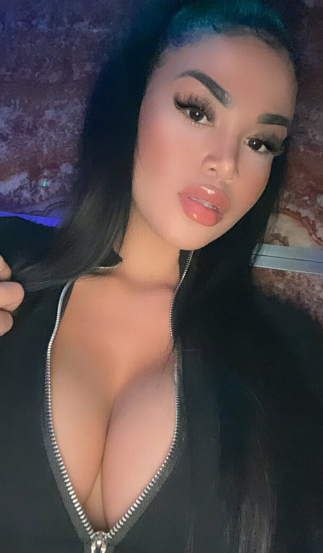 sheismichaela modèle pornographique photo