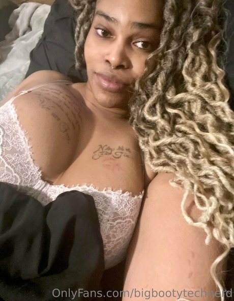 bigbootytechnerd actrice nue img