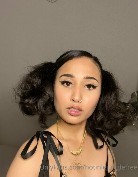 hotinlejunglefree actrice érotique galerie