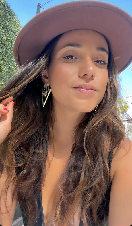 Mariane Sakay actrice chaude images