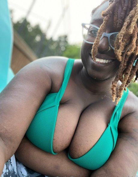 gros clitoris uniquementfans beau nu images