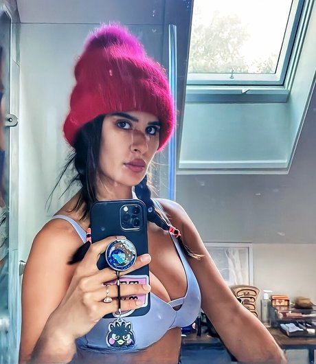 Diane Guerrero haut modèle collection