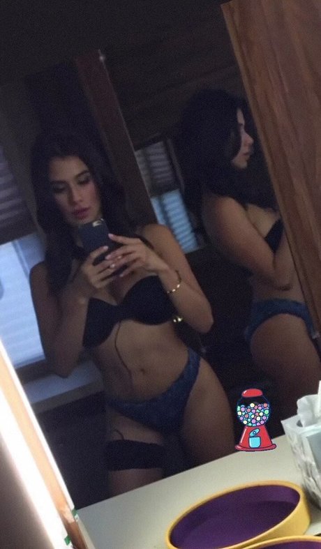 Diane Guerrero nus de stars du porno images