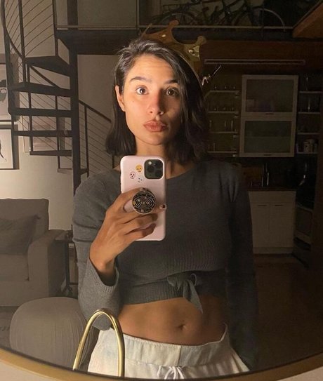 Diane Guerrero étoile xxx img