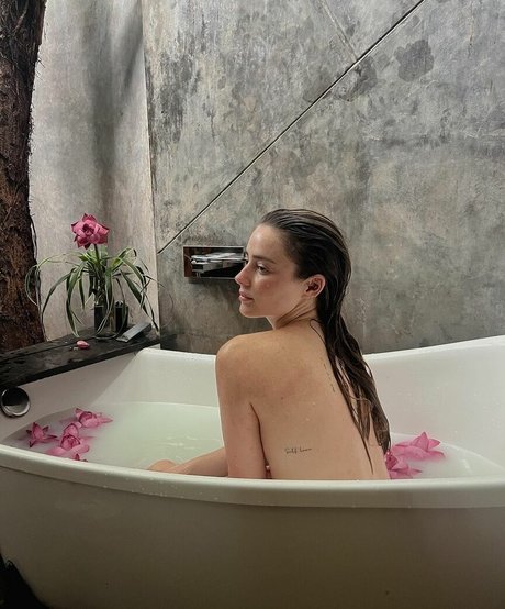 Effy Palarya actrice chaude galerie