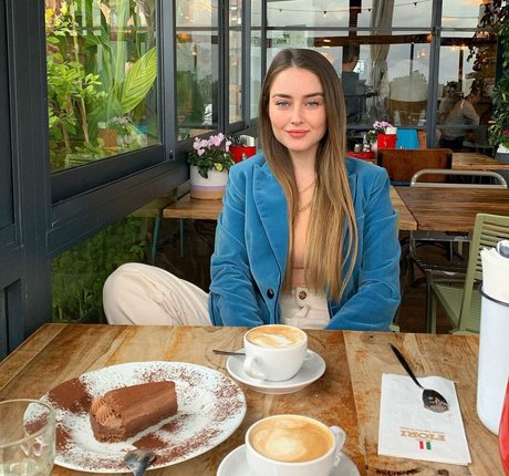 Effy Palarya Profilfoto