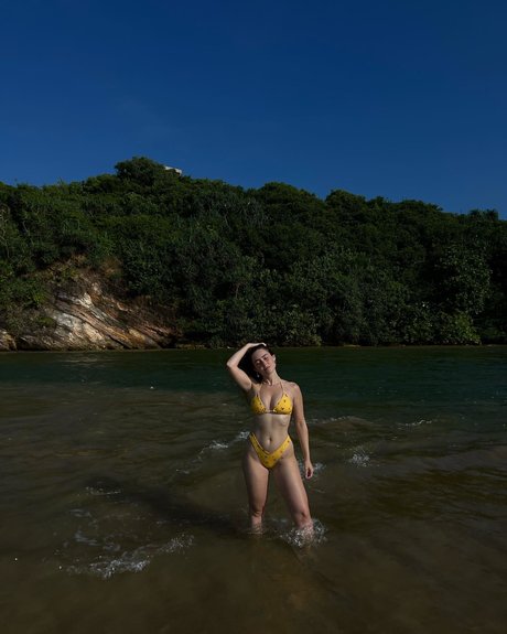 Effy Palarya beau modèle galeries