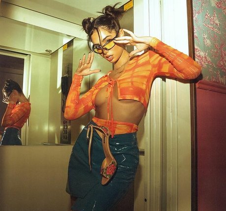 Liya Noga star du porno en haute qualité img