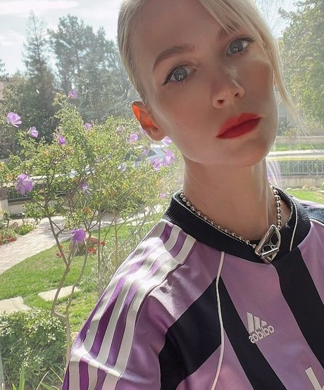 January Jones star du porno sympa collection