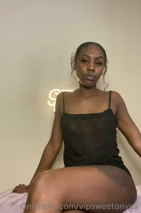 vipsweetonyxx actrice porno galeries