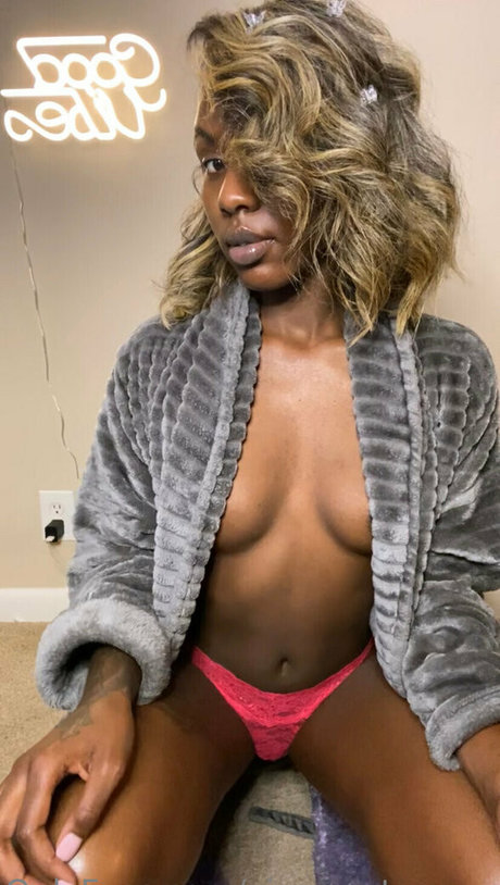 vipsweetonyxx modèle archive